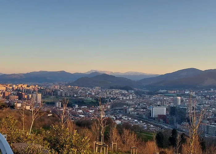 Bilbao Center Apt 90\'S Parking
