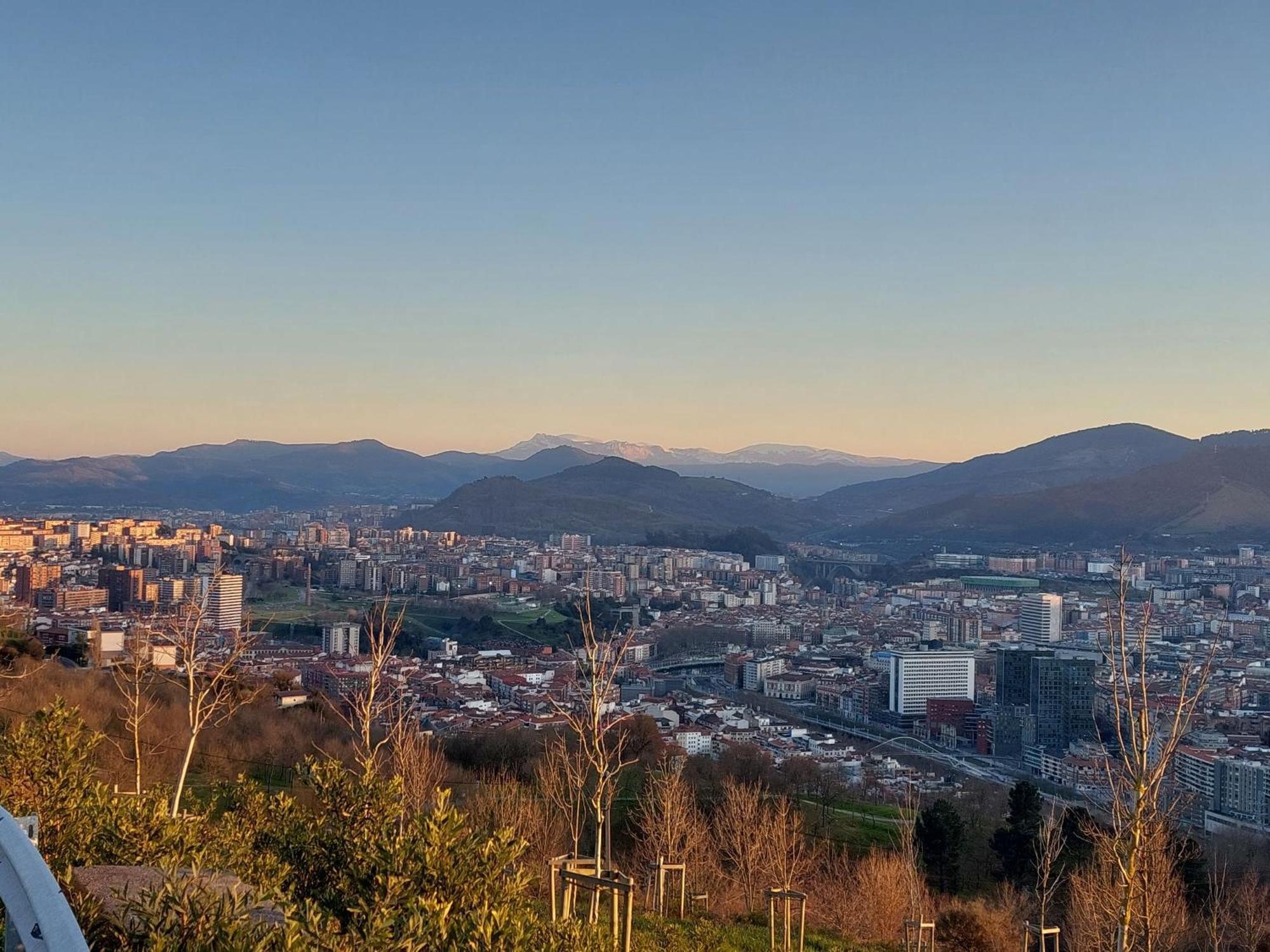 Center 90's Parking Privatunterkunft Bilbao